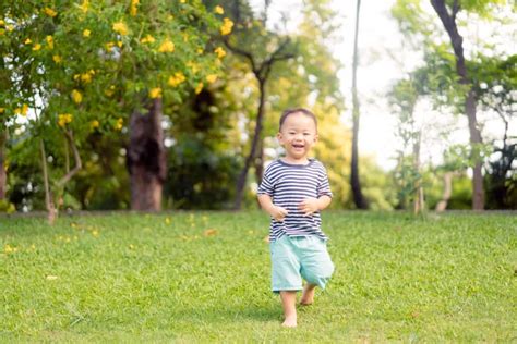 Bu, Ini Kunci Penting Kesehatan Sistem Pencernaan Anak - Hello Sehat