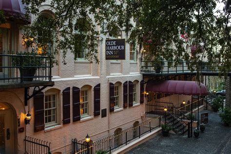 29+ Hotels in Savannah GA Ideal for Bringing the Family: B&Bs, On the Water, Budget and More