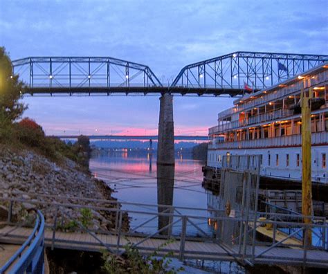Living Rootless: 2013 Road Trip With Carol, Part 2: Chattanooga, TN: Delta Queen Hotel