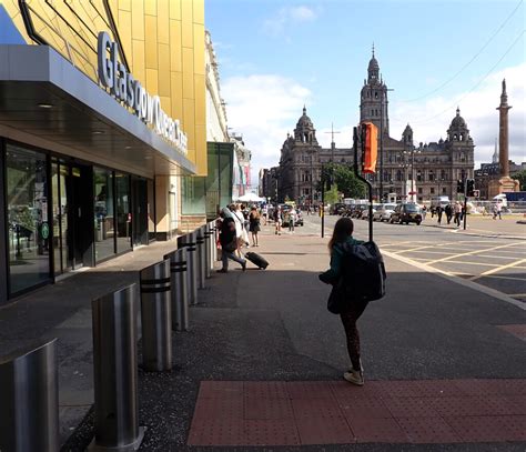 Glasgow Queen Street Station and Glasgow... © habiloid cc-by-sa/2.0 ...