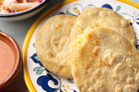 Loroco Pupusa - Salvadoran Dish Recipe - LHH Food