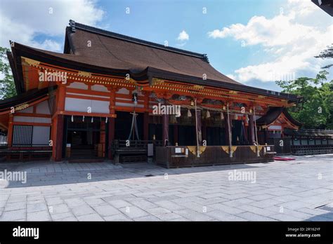 Yasaka Shrine main shrine Stock Photo - Alamy