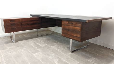 Mid Century Modern L Shaped Desk - Houses & Apartments For Rent