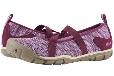 6 Comfortable Shoes for Spring Designed With Wider Toe Boxes – Footwear News