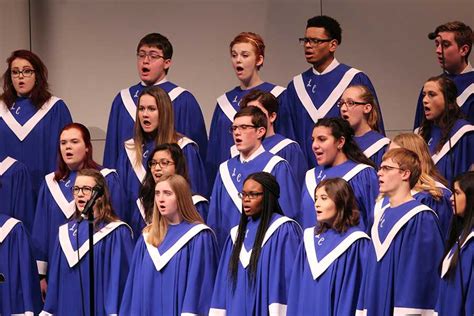 Singing the classics – Lake Central News