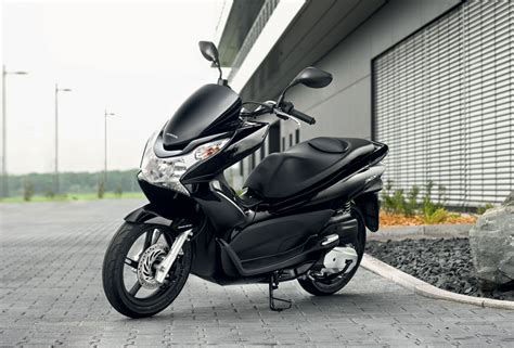 Honda PCX 125 Photoshoot