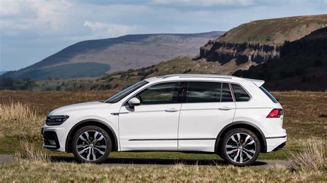 2018 Volkswagen Tiguan Review | Top Gear