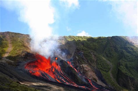 Exploring volcanic Reunion