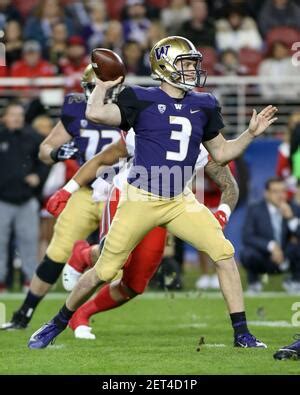 Washington quarterback Jake Browning (3) during the first half of an ...