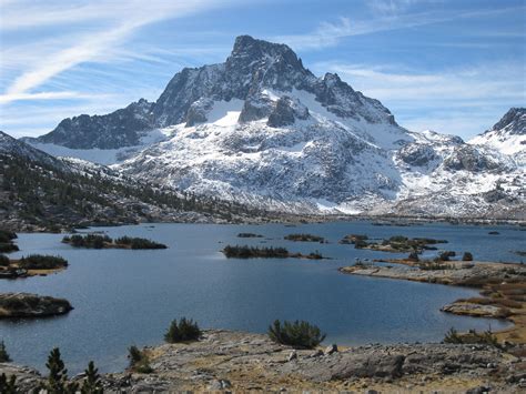 Mt. Banner + Thousand Islands Lakes, Northern Sierras, California | Island lake, Thousand ...