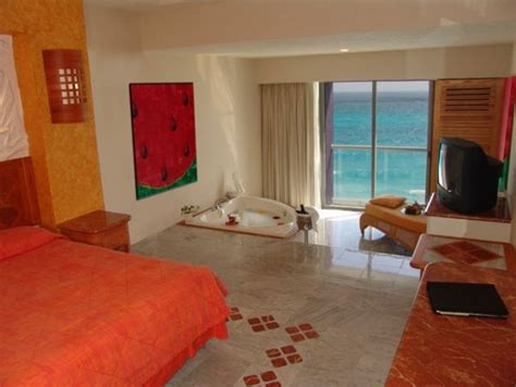 Sunset Royal Beach Resort | Cancun All Inclusive Hotel