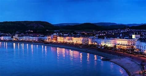 Strolling along Llandudno promenade in Holyhead