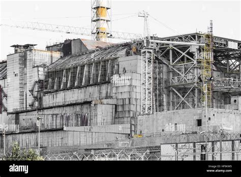 Old sarcophagus of Chernobyl Stock Photo: 129905445 - Alamy