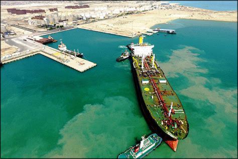 1st shipment of Iranian oil products exported from Khorramshahr port to UAE - Tehran Times