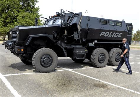 Police S.w.a.t Car : Cleveland Police Swat Vehicle Mother Cleveland ...