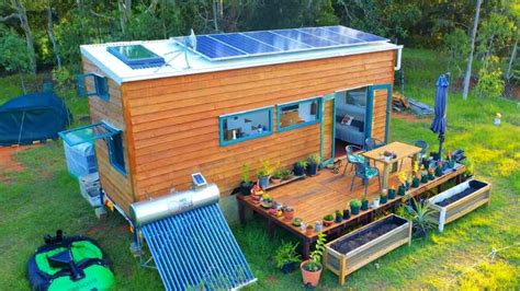 Self Built Solar Powered Off-The-Grid Tiny House - Sia Magazin