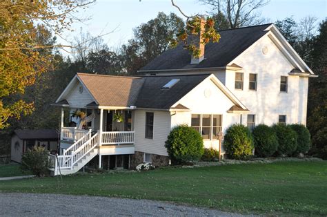 Amish Home ~ Sarah's Country Kitchen ~ | Amish house, Amish farm, Amish ...