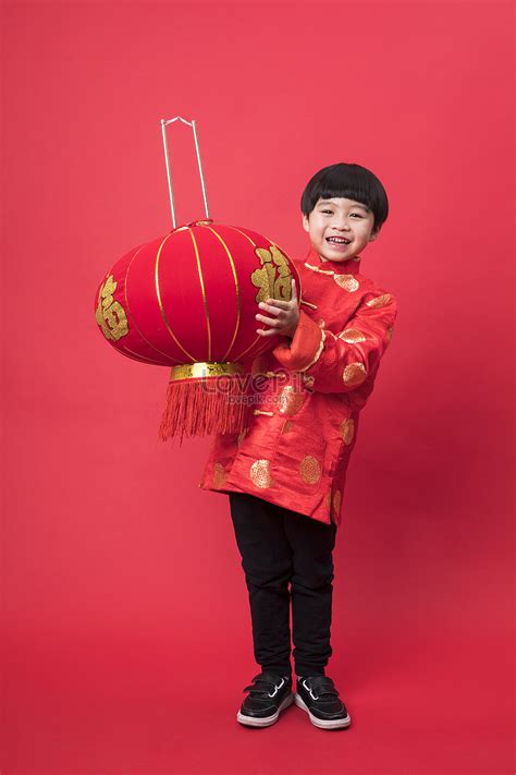 Children With Lanterns In New Years Day Picture And HD Photos | Free Download On Lovepik