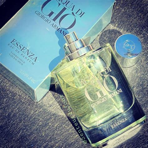 Acqua di Gio Essenza Giorgio Armani cologne - a fragrance for men 2012