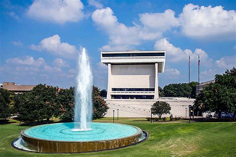 LBJ Library and Museum - Architexas