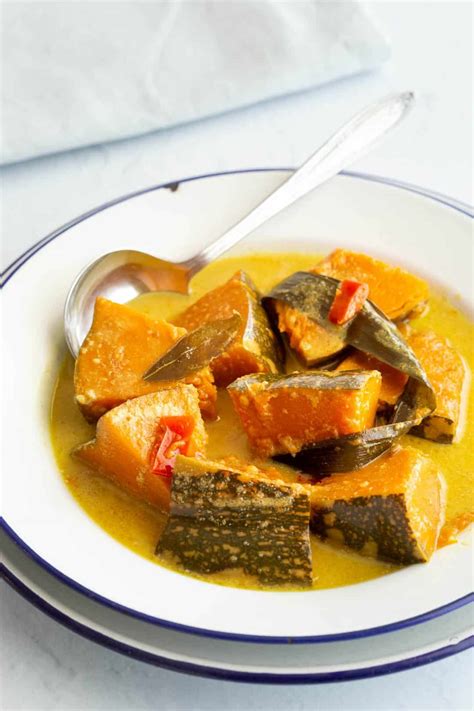 Creamy Indonesian Curry Recipe with Fish (Kari Ikan)