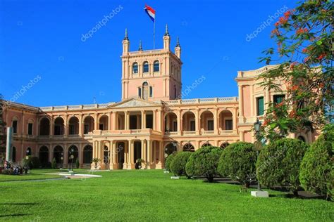 Presidential Palace in Asuncion, Paraguay — Stock Photo © DonyaNedomam #122470124