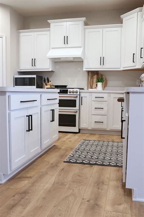 10+ White Shaker Cabinets With Black Hardware – HomeDecorish