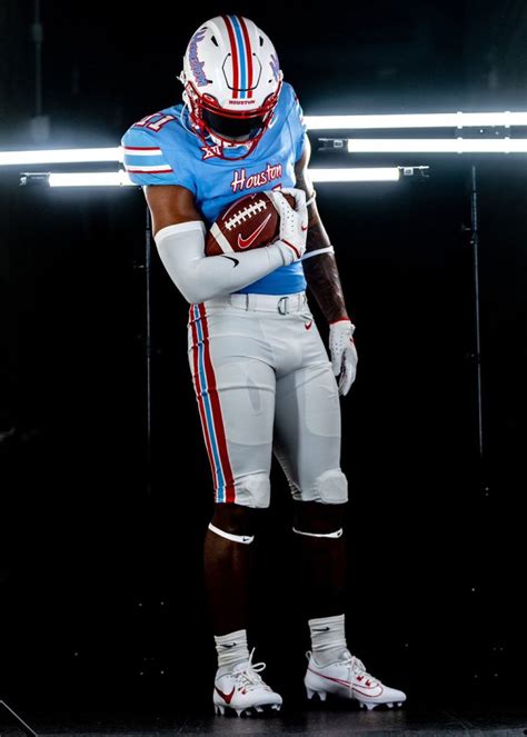 Houston Cougars To Wear Oilers-Inspired Alternate Uniforms ...