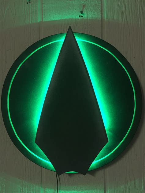 Green Arrow Logo Illuminated Wall Display | Superhero Designs ...