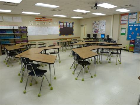 trapezoid table | Classroom seating arrangements, Desk arrangements ...