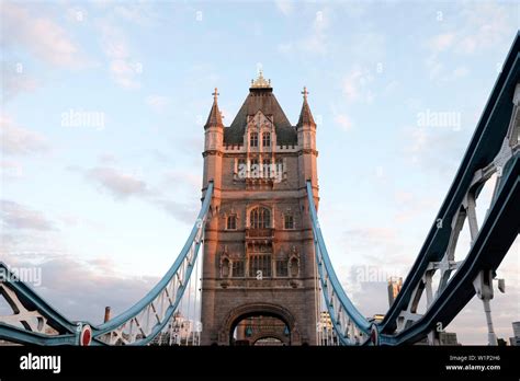 A close up view of Tower Bridge Stock Photo - Alamy