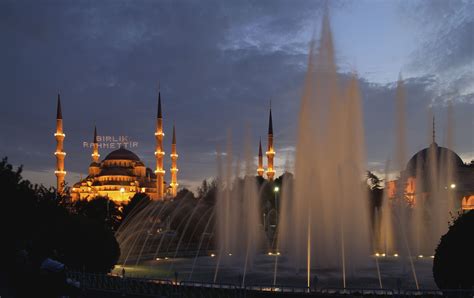 #SultanahmetCamii also knowns as #BlueMosque is in Sultanahmet Square. #HomeOf #BlueMosque ...