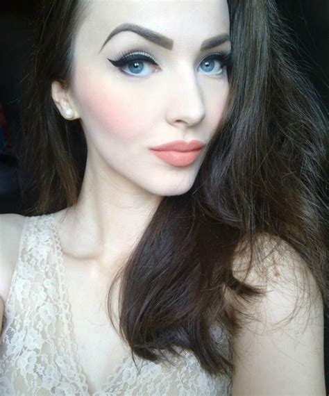 Peach Makeup Ideas for Spring - Pretty Designs | Pale skin makeup, Pale ...