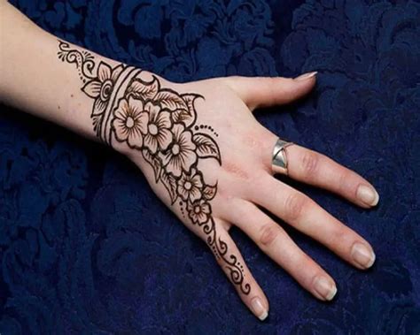 51+ Easy & Simple Mehndi Designs for Kids