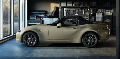 2023 Mazda MX-5 Miata Gets New Color, Small Price Increase