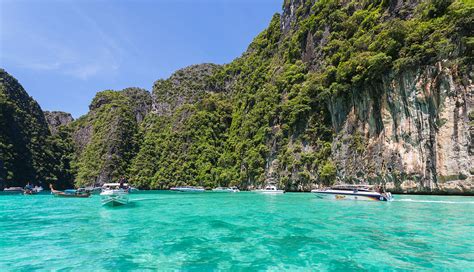 How To Spend 48 Hours in Koh Phi Phi Islands | Backpacking Romance