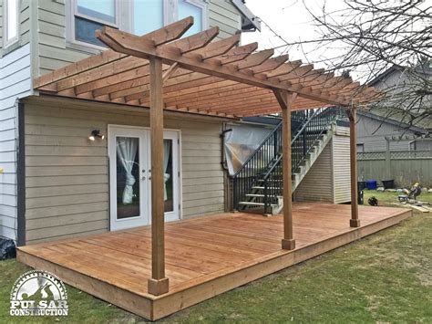 Ground Level Deck & Pergola for a Beautiful Backyard