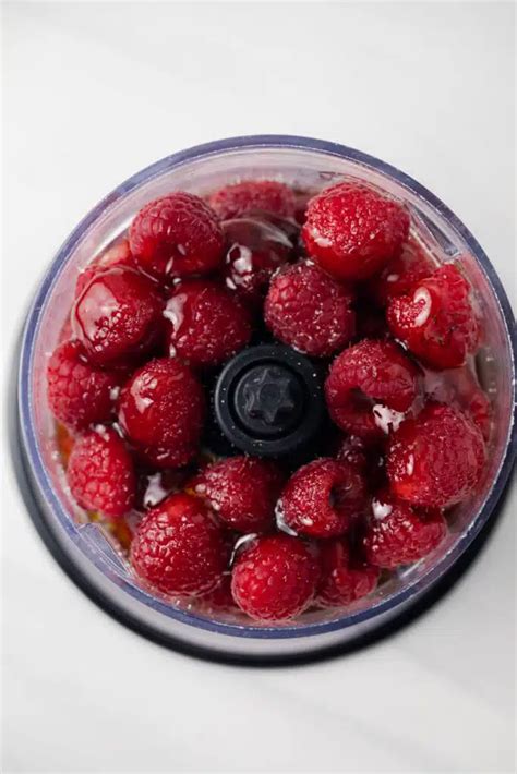 Raspberry Vinaigrette - Sauce Fanatic