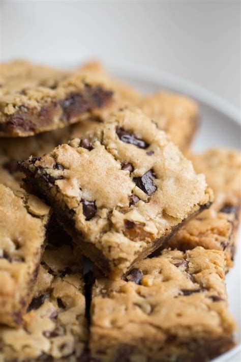 Easy Chocolate Chip Cookie Bars - Lauren's Latest