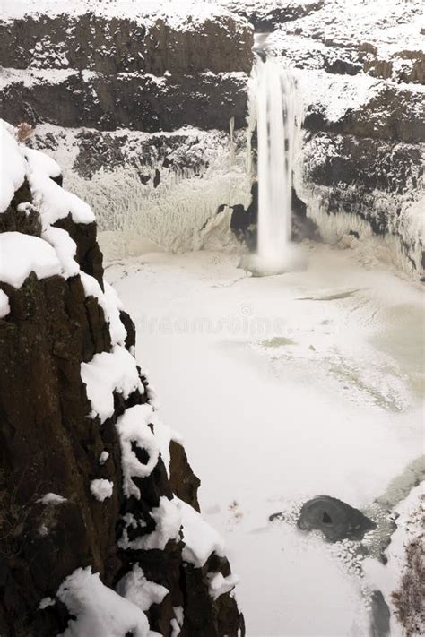 Palouse River Falls Frozen Water Wilderness Waterfall Winter Stock Image - Image of snake, rock ...