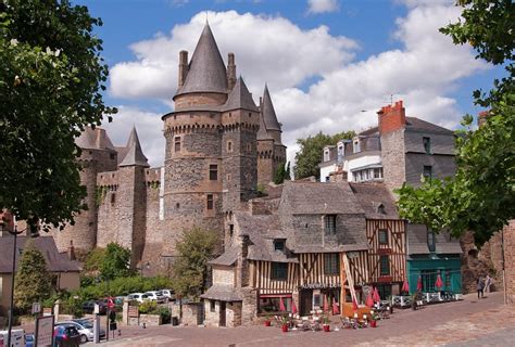 10 Most Beautiful Castles in France (with Map) - Touropia