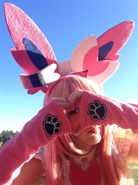 Sylveon cosplay | Cosplay Amino