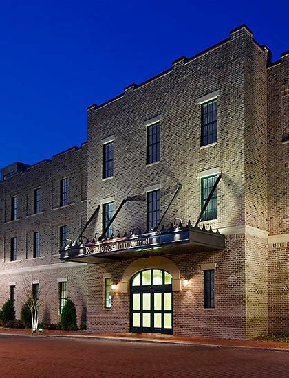 Residence Inn Savannah Downtown/Historic District | Savannah chat, Savannah hotels, Downtown