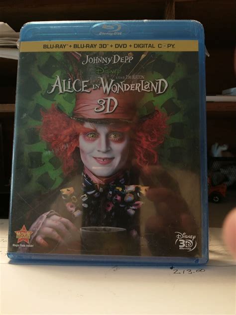 Alice in Wonderland (Blu-ray/DVD, 2010, 4-Disc Set, Includes Digital ...