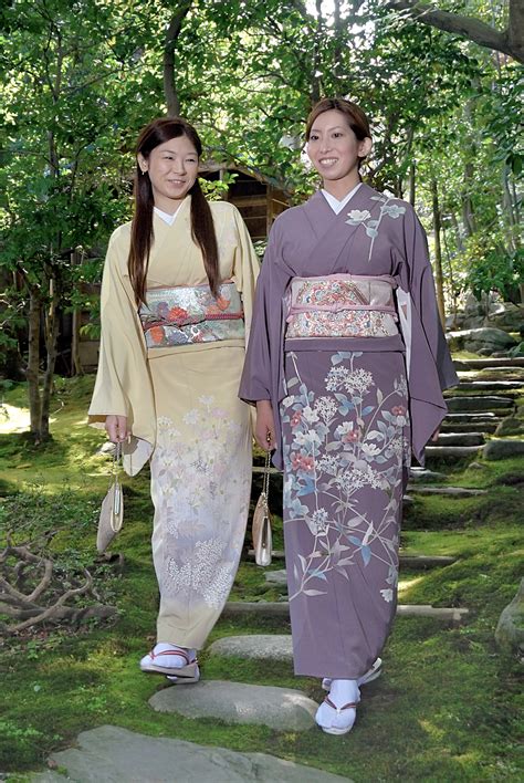 The Kimono Silk of Kanazawa: Kaga-Yuzen | Kaname Japan