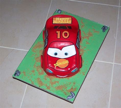 Lightning McQueen cake - Cake by The Custom Piece of Cake - CakesDecor