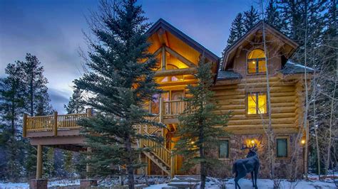 7 spectacular mountain cabins to social-distance this ski season ...