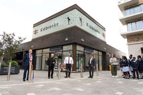 Kidbrooke’s new rail station opened by Sir Peter Hendy CBE