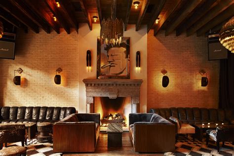 NYC's 13 best fireplace bars for extra cozy drinks, fall 2023