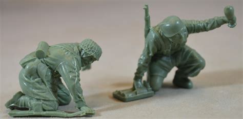 Mars WWII German Paratroopers Mortar Set Tropical Uniform Light Green ...